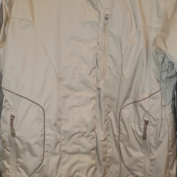 Snow Jacket - Picture 3 of 6